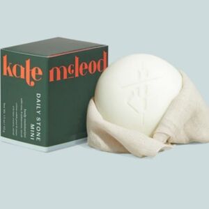 KATE MCLEOD Daily Stone | Deep Moisturizing Lotion Bar WARM FLORAL SCENT